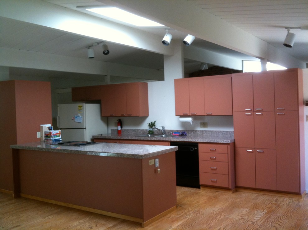 Yes. You can paint a formica kitchen
