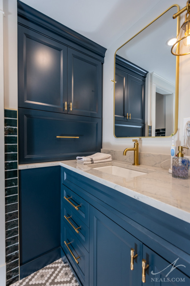 Example of a transitional bathroom design in Cincinnati