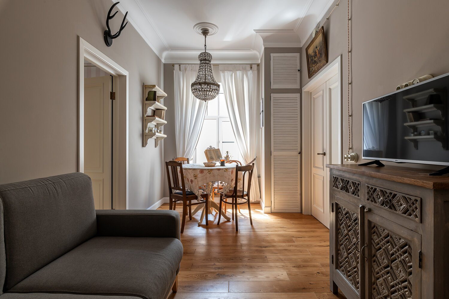 ...И под аркой на Галерной наши тени навсегда...