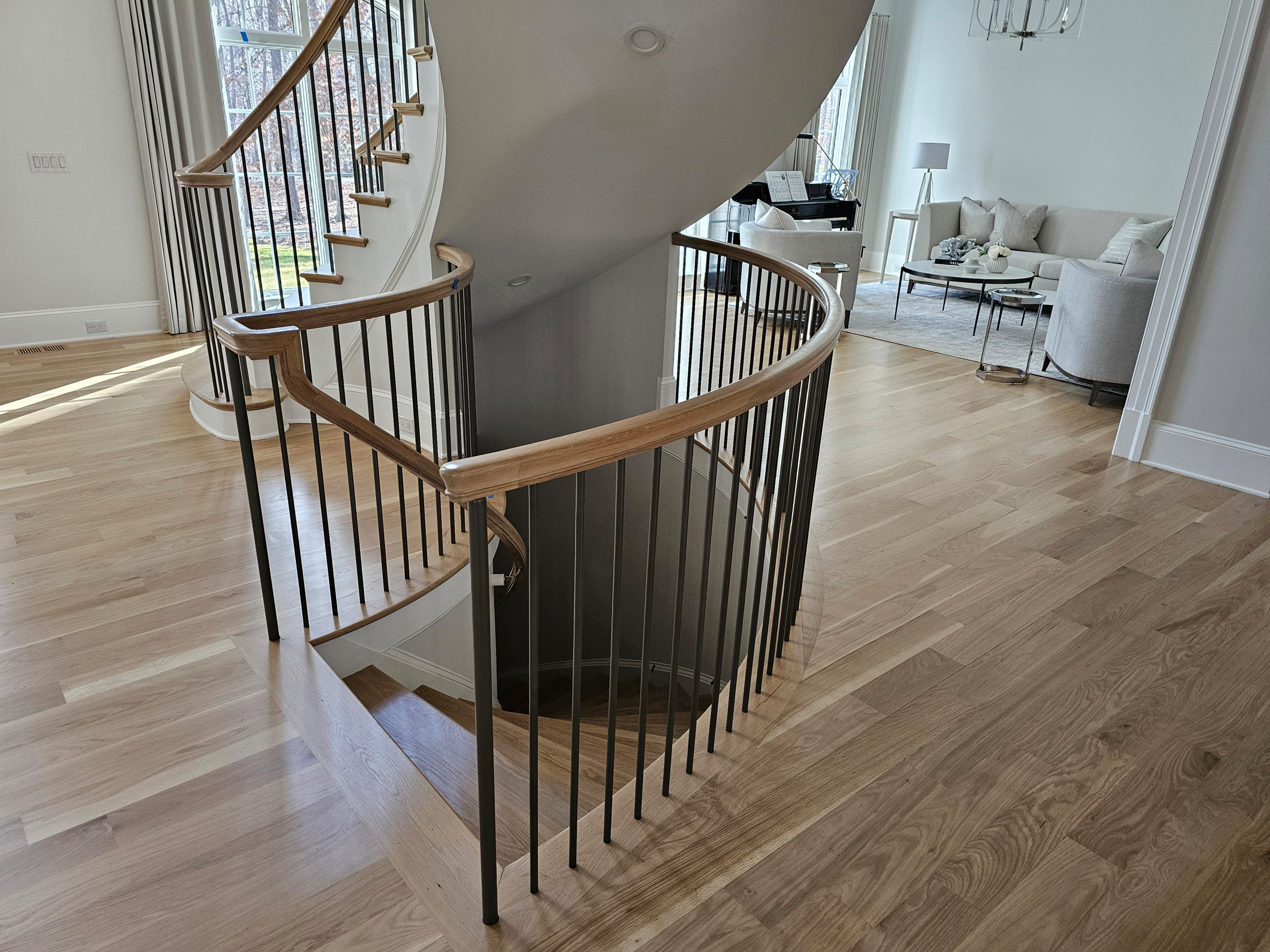 116_Elegant & Eye-catching Curved Staircase, Leesburg VA 20175