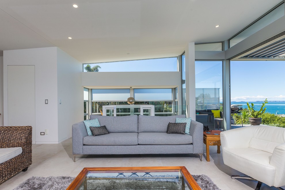 Mid-sized contemporary open concept living room in Auckland.