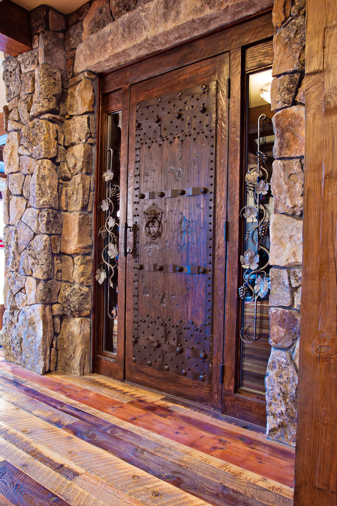 Entryway - rustic entryway idea