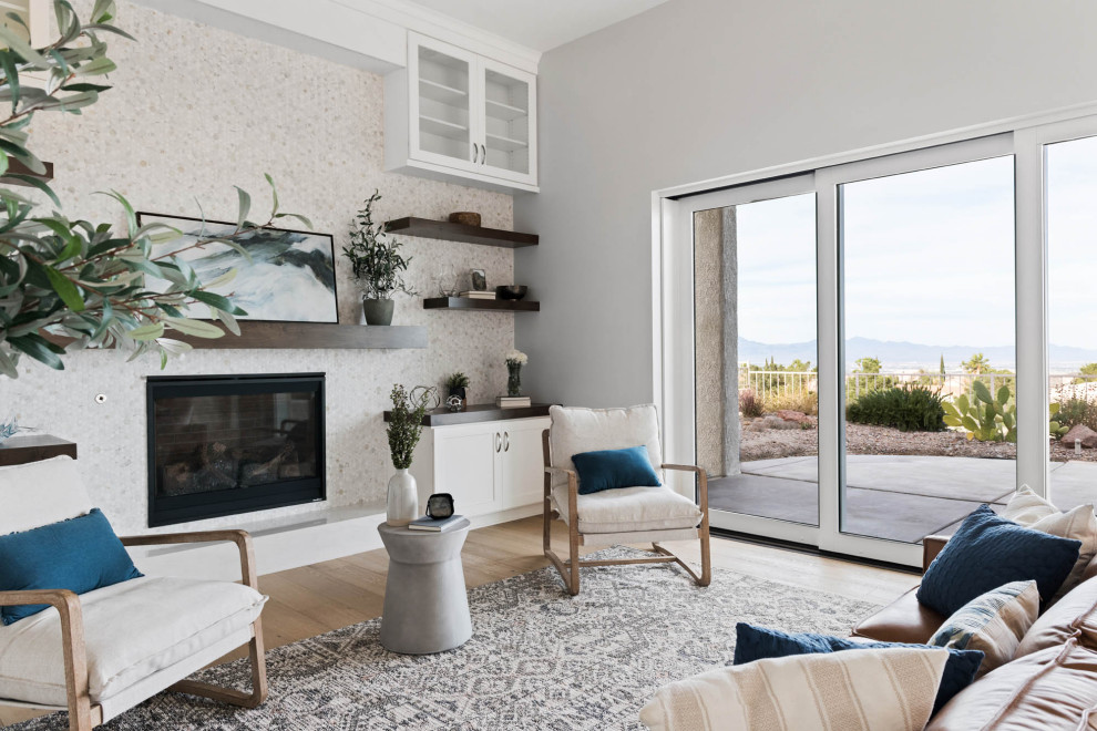 Example of a transitional home design design in Las Vegas