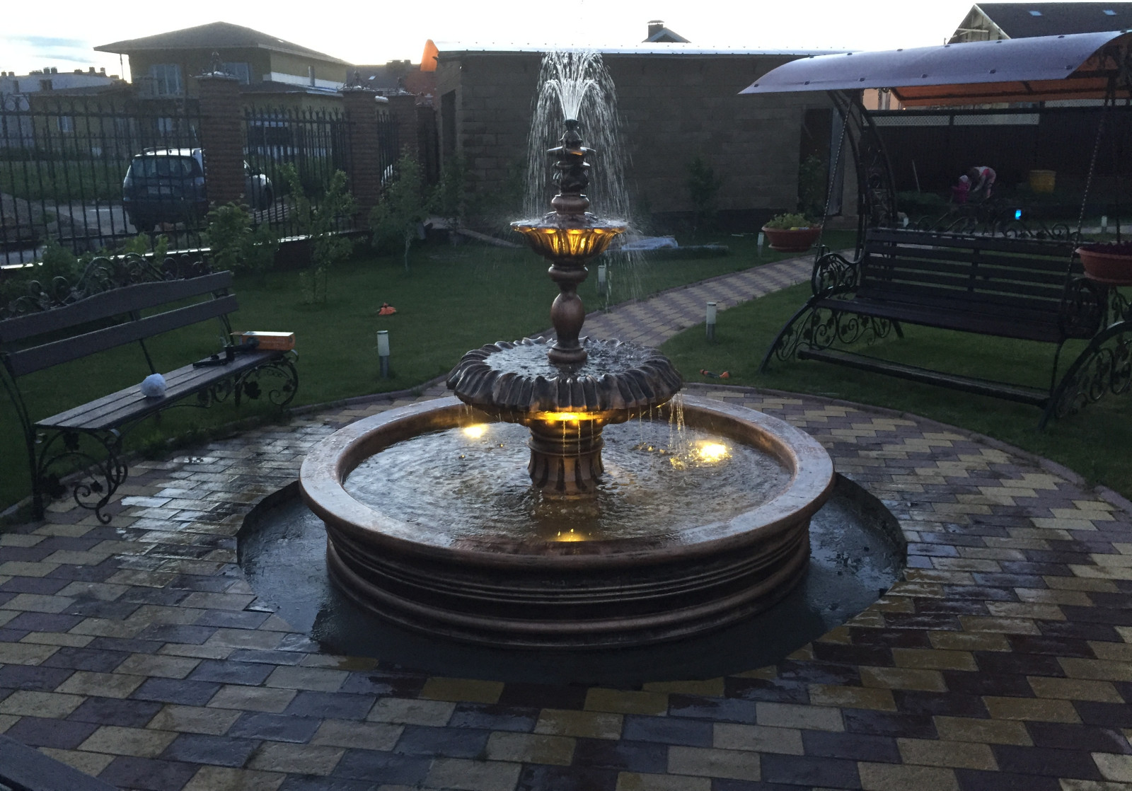 Садовый фонтан на Новой Риге