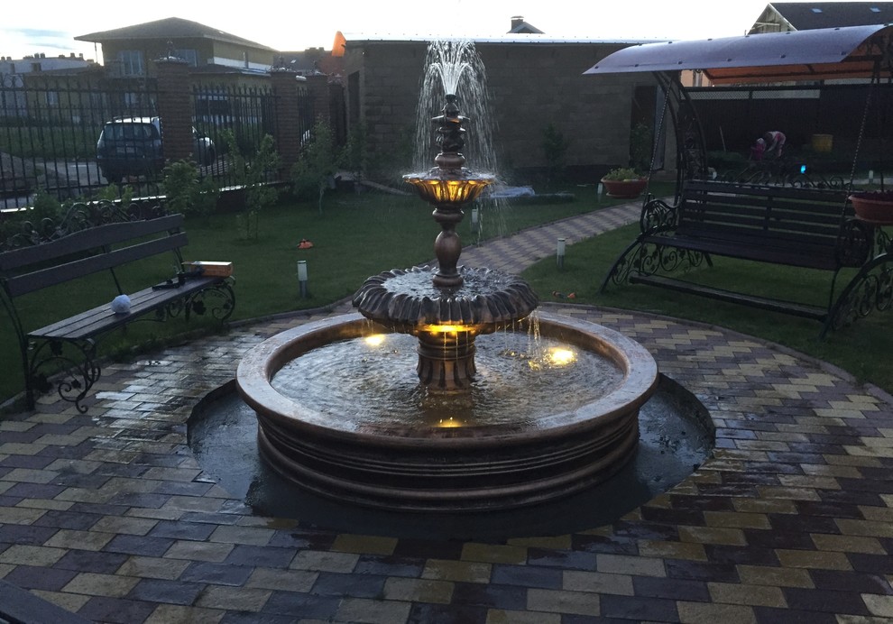 Садовый фонтан на Новой Риге