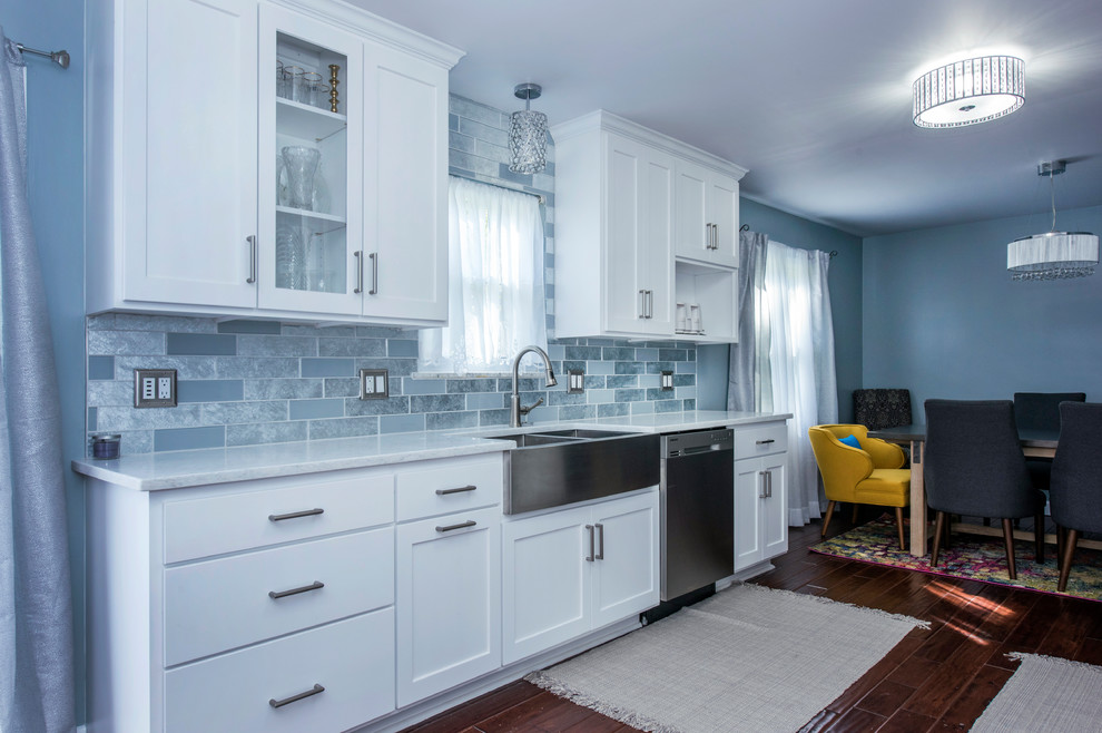 Transitional kitchen photo in Columbus