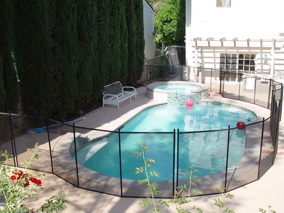 5 Additions to Add to Your Backyard Pool