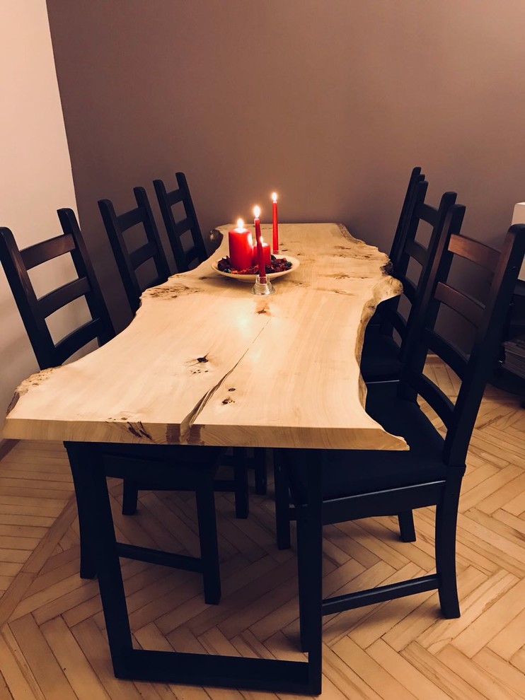 Стол из капового тополя