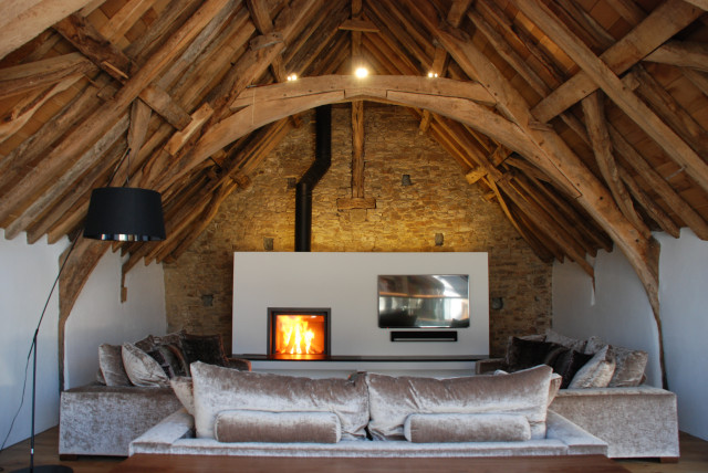 Grade II* Listed Medieval Barn Conversion, Cornwall trendy-dagligstue