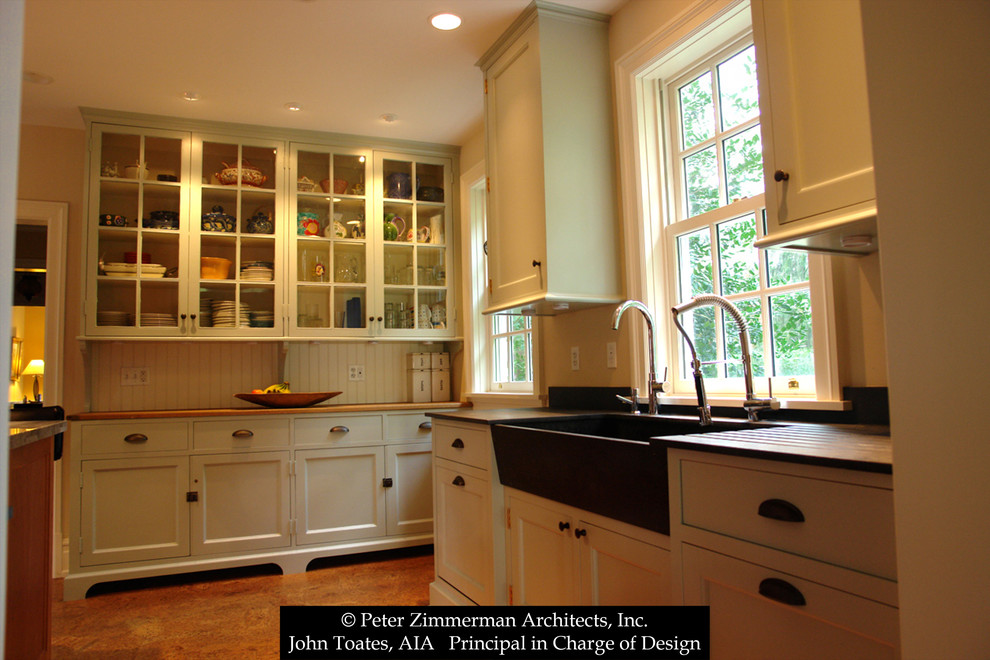 Photo of a traditional kitchen in Philadelphia.