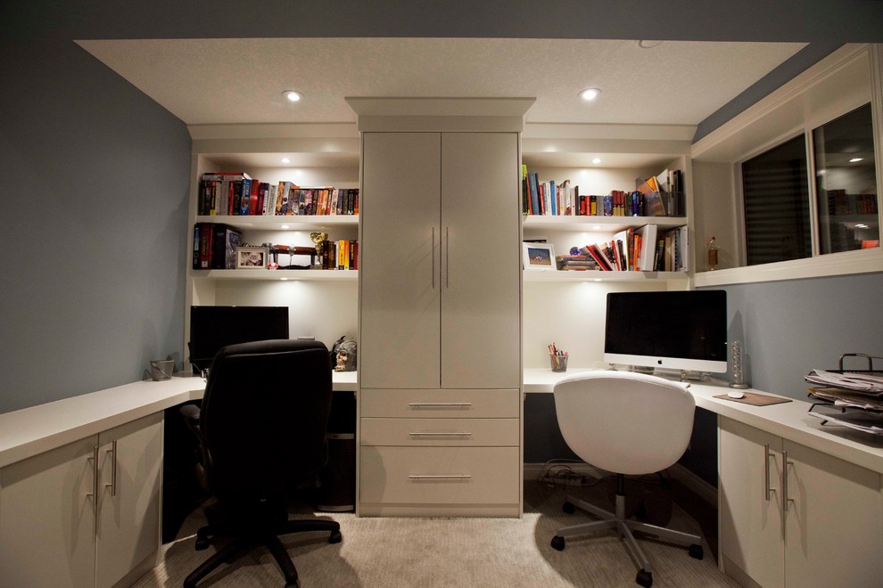 Inspiration for a traditional home office in Calgary.