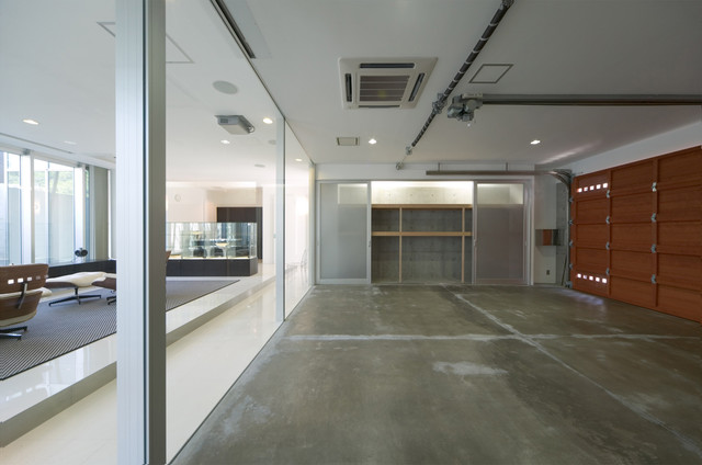 伊賀町の家 minimalistisch-garage