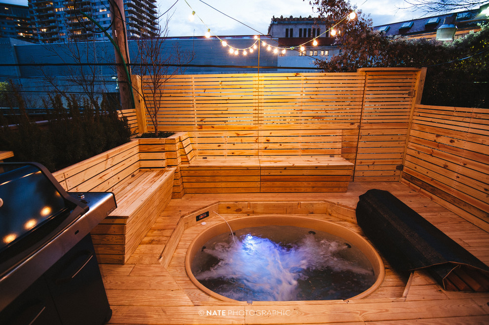 Example of a transitional deck design in Philadelphia