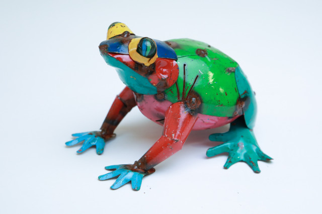 Colorful Garden Metal Frog, Metal Frog Garden Statues