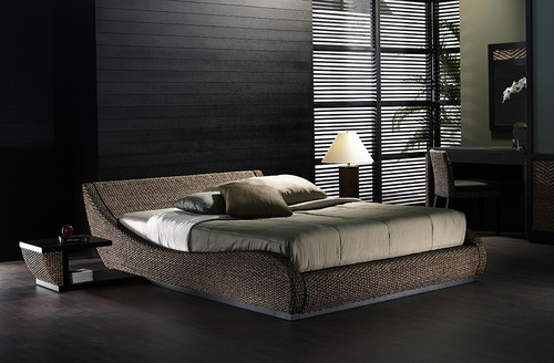 見た目も機能もスタイリッシュで近代的な魅力あふれるベッドは実際にタイ王室御用達仕様のベッドです。