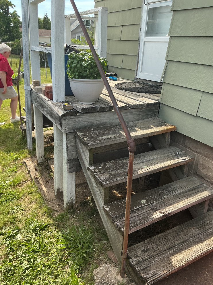 Gibbstown, Rear Deck