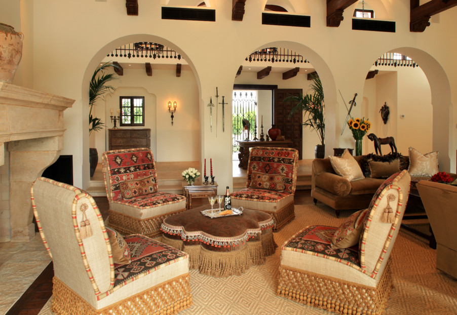 Inspiration for a traditional living room in Phoenix.