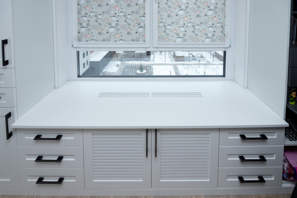 Меблировка подростковой комнаты в нейтральных цветах