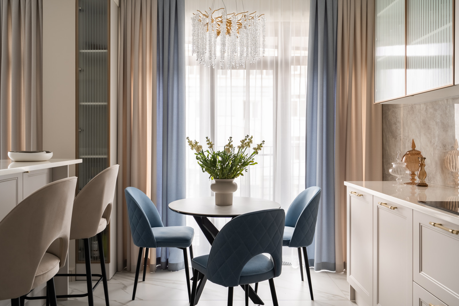 Полная меблировка квартиры в ЖК "Дом на Ярославской" дизайнер Елена Мархаюк