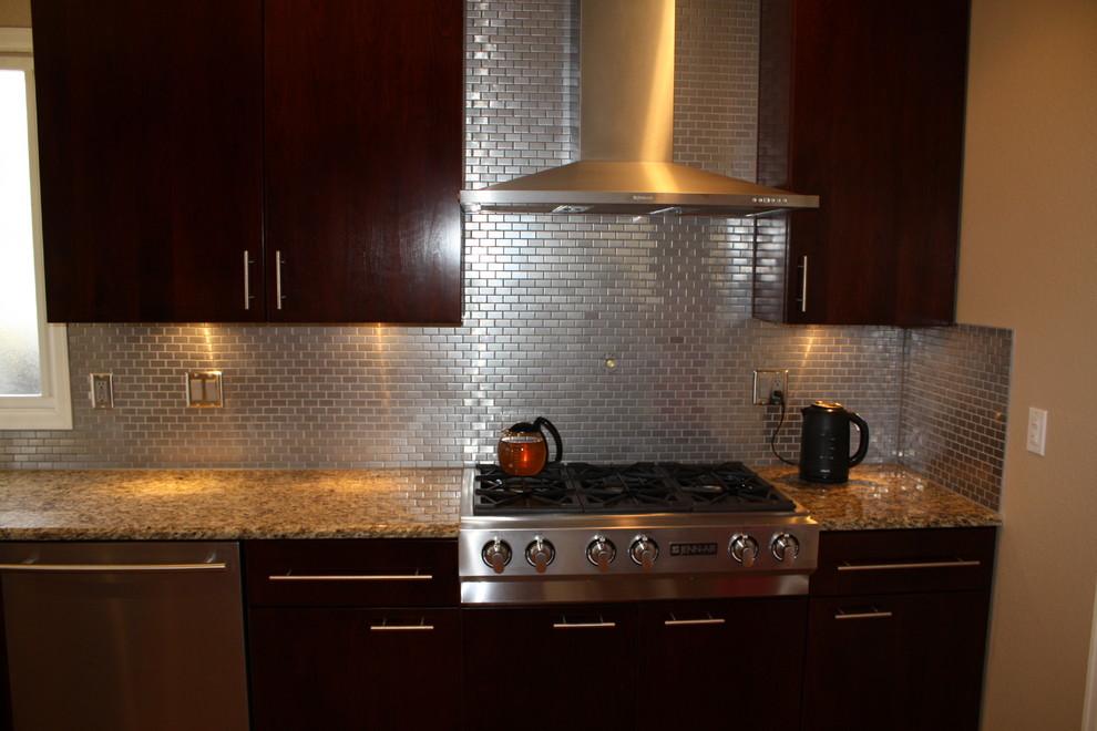 Kitchen - kitchen idea in Denver
