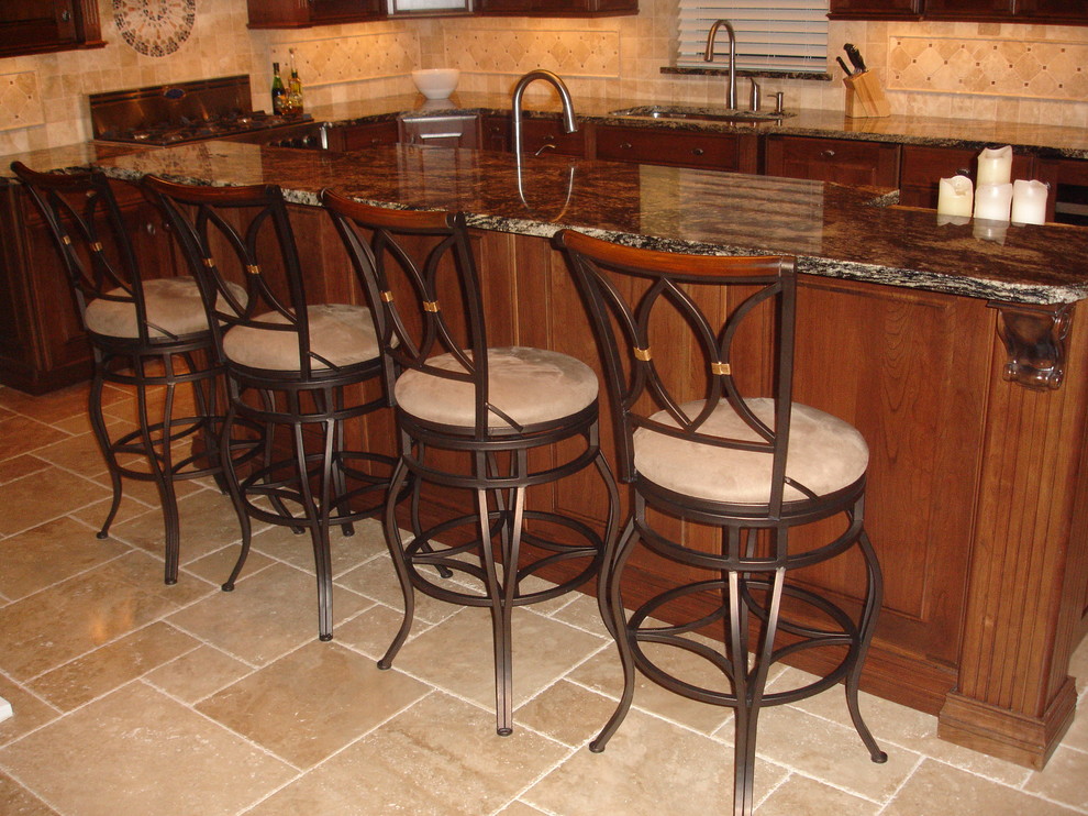 Kitchen - transitional kitchen idea