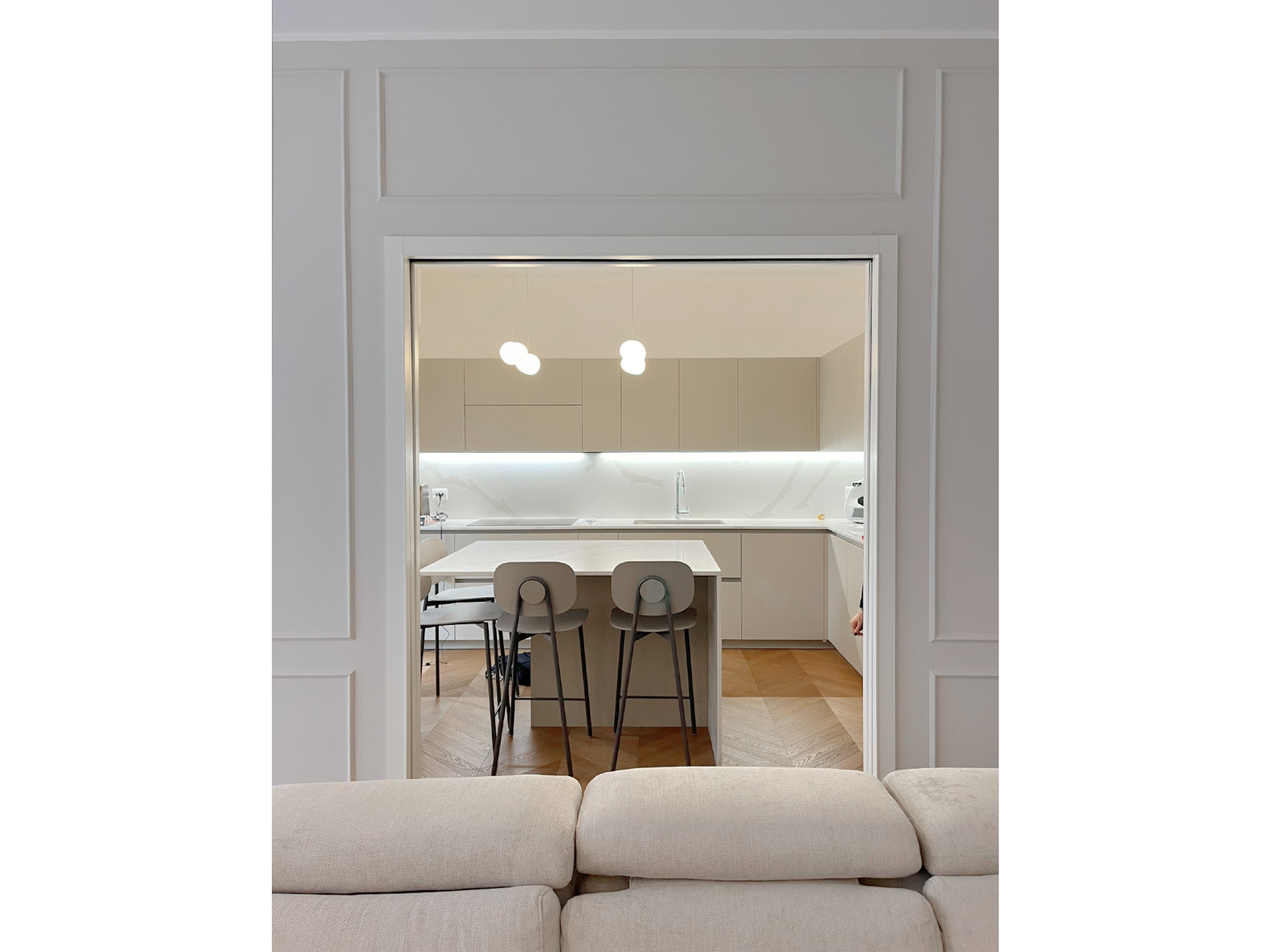 VIA SANZIO | Cucina con isola