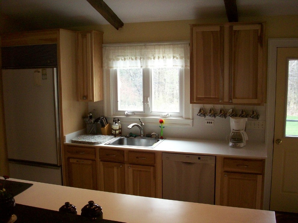 Kitchen - rustic kitchen idea in Boston