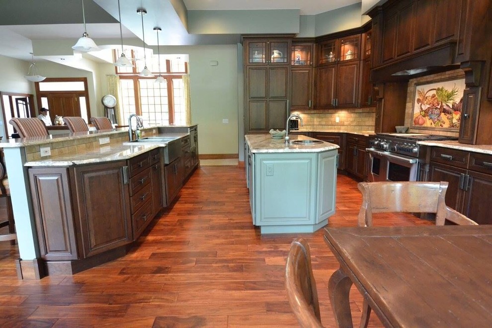 Kitchen - traditional kitchen idea