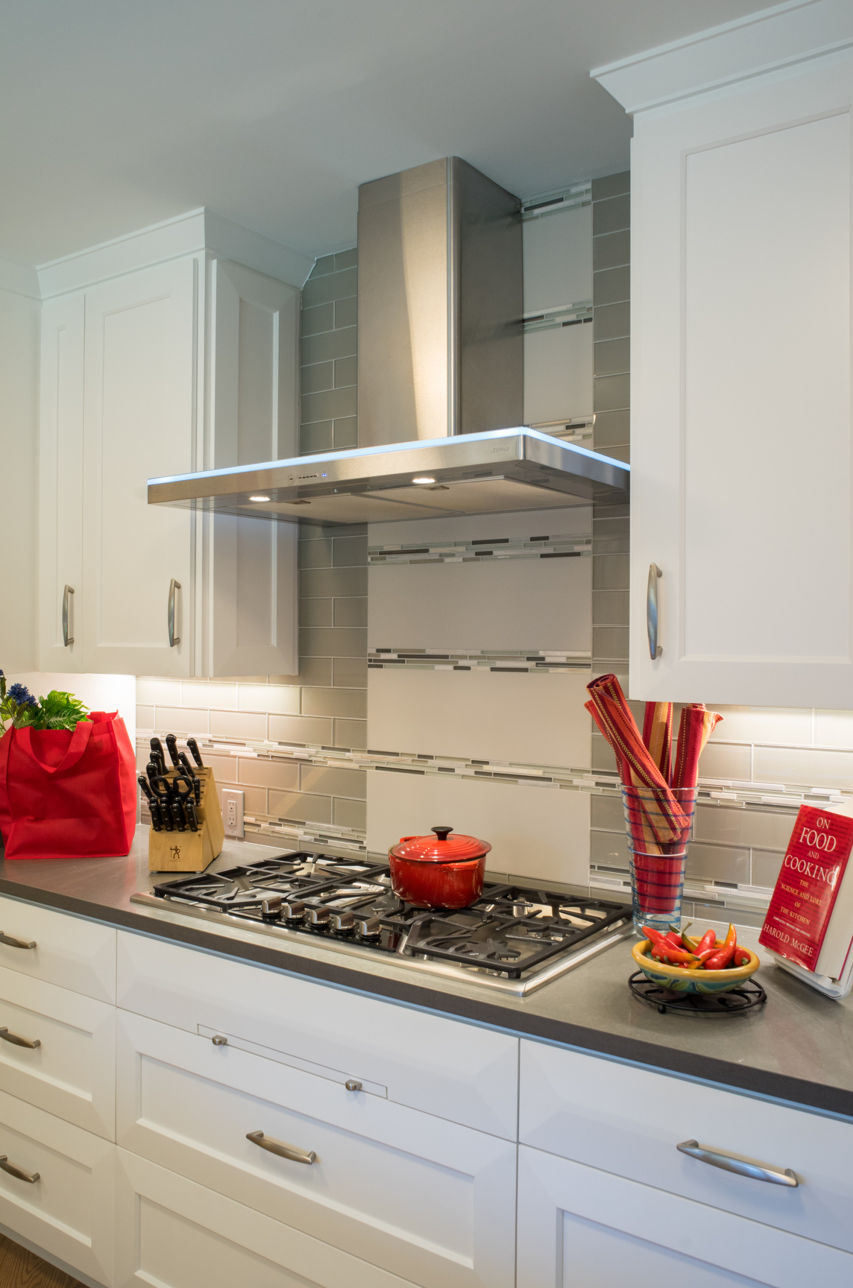 Kitchen & Dining 1