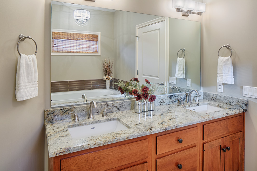 Bathroom - transitional bathroom idea