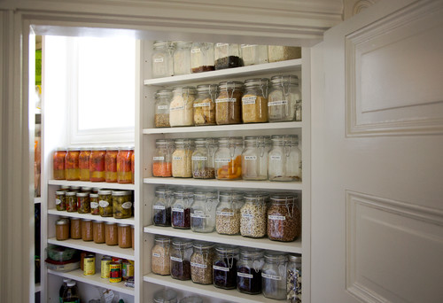 25 Well Organized Kitchen Pantry Makeovers and Ideas - Prepare to drool over these amazingly organized kitchen pantries and get inspired to give yours a makeover! | https://heartenedhome.com 