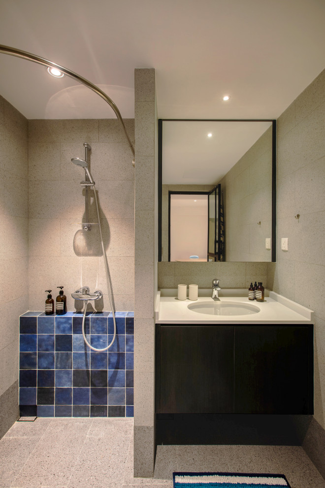 Design ideas for an eclectic bathroom in Singapore.