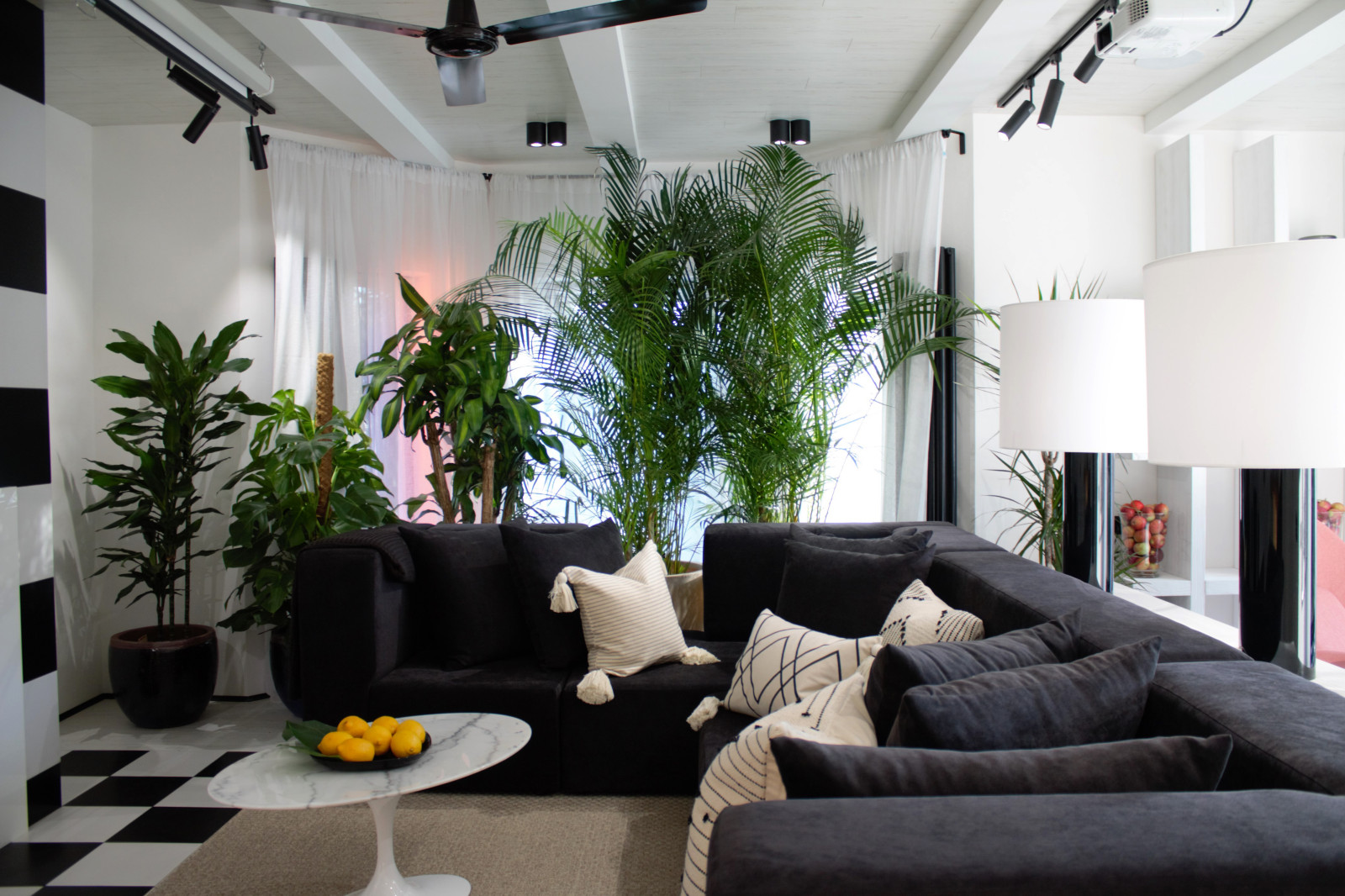 ТВ — ПРОЕКТЫ Дачный ответ от 06.10.2019   «Асимметричная гостиная  »