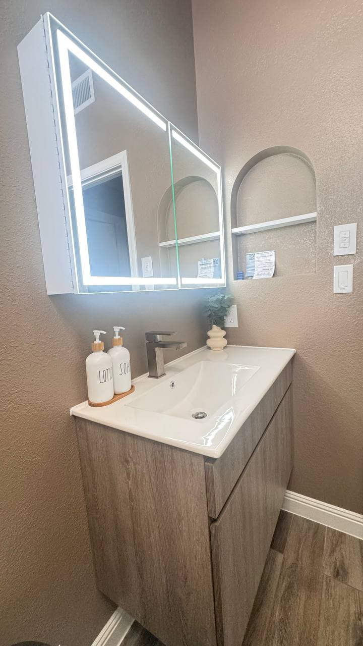 Small Luxury Bathroom