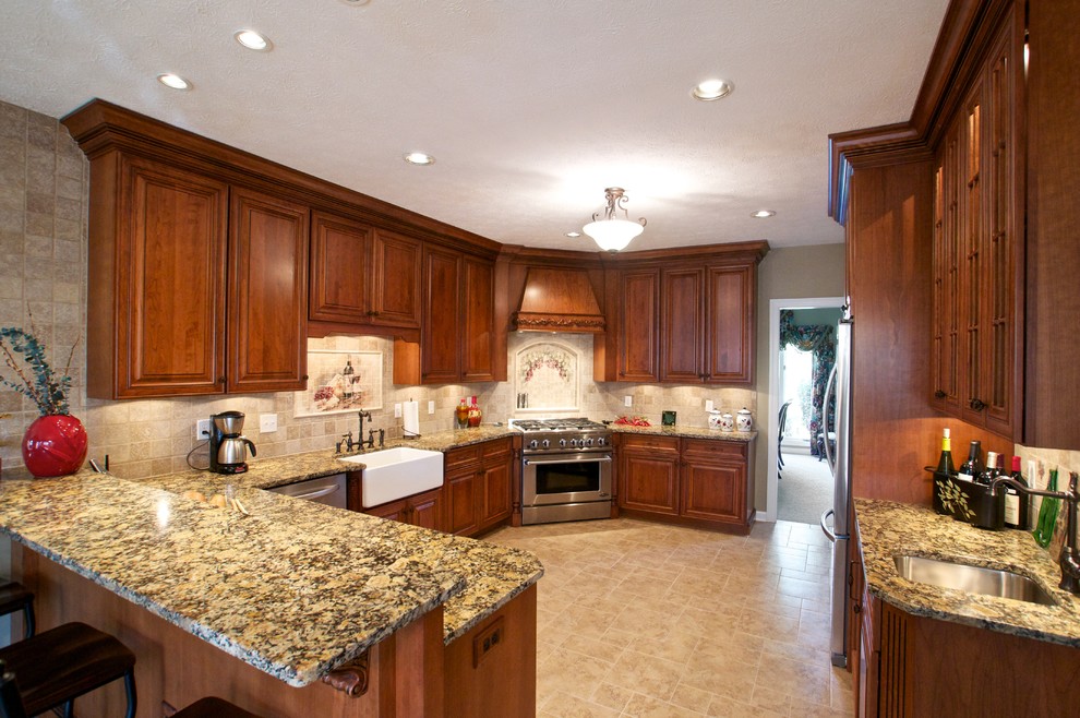 CHERRY KITCHEN WITH SPLAY