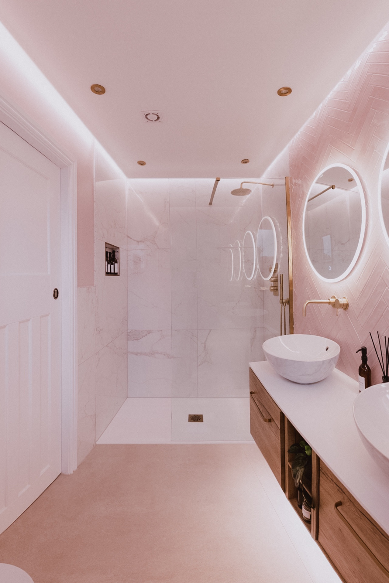 Lottie Drynan Bathroom