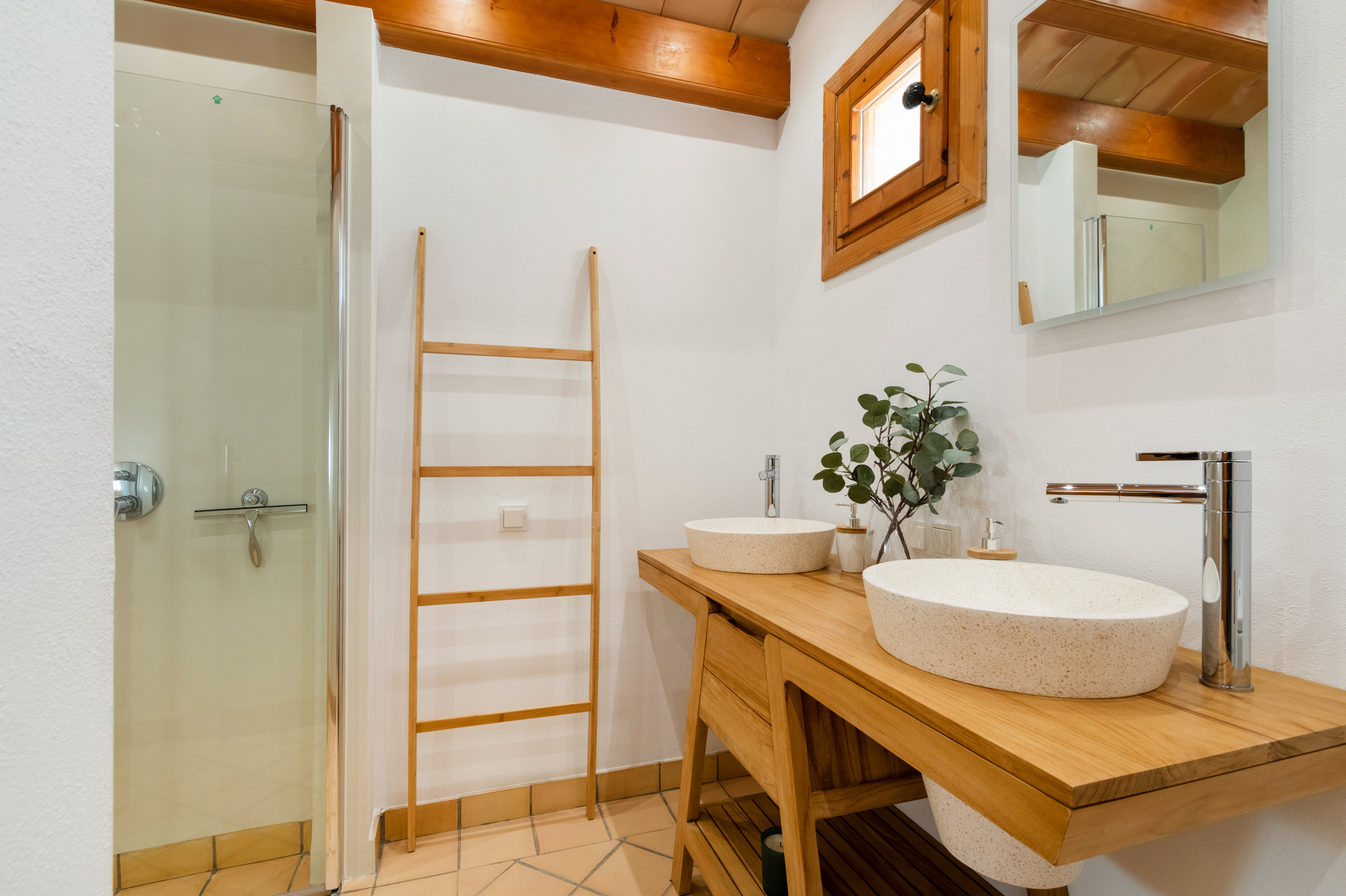 Fotos de baños, Diseños de baños con encimera de madera - Febrero 2024