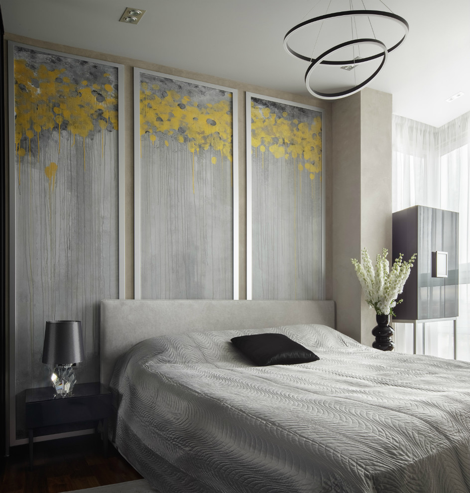 Design ideas for a contemporary bedroom in Moscow.