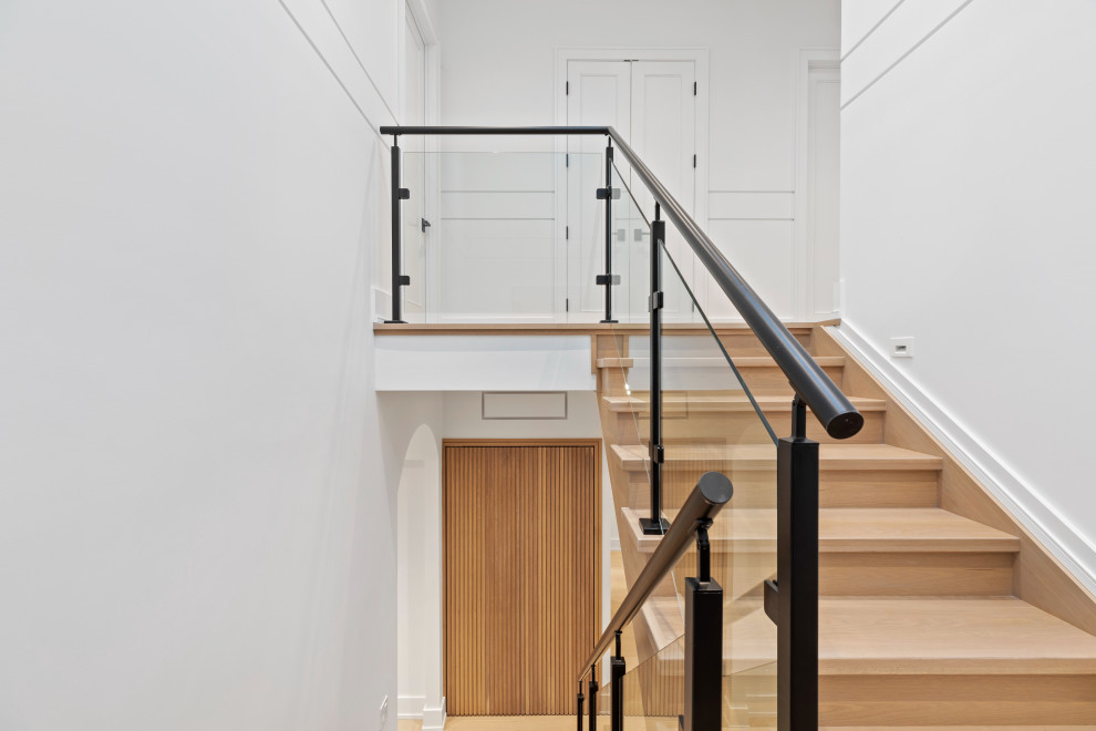 Mittelgroße Moderne Treppe in U-Form in Toronto