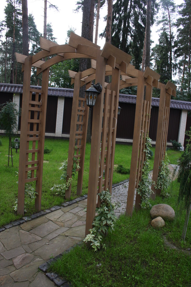 Реализация ландшафтного проекта в сосновом лесу