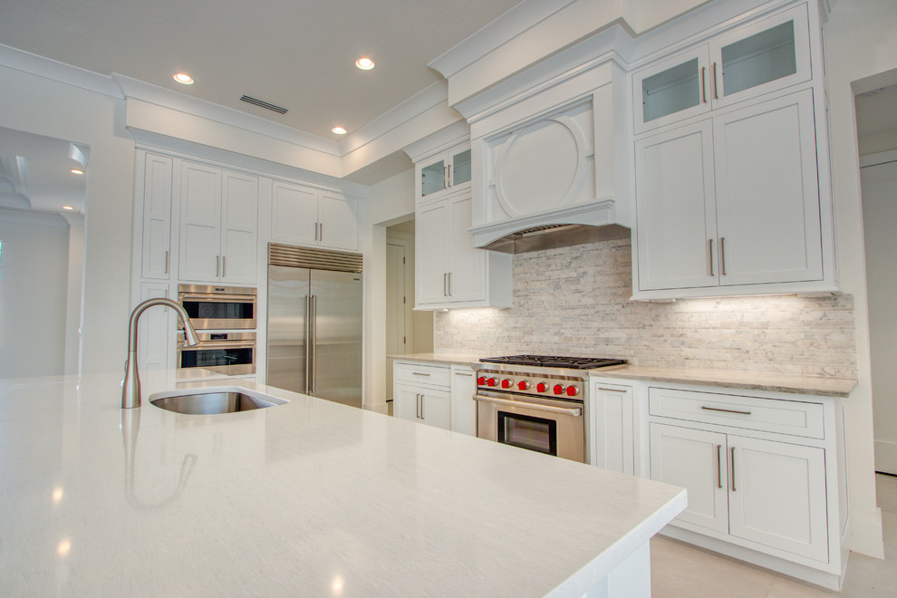 Transitional kitchen photo in Miami