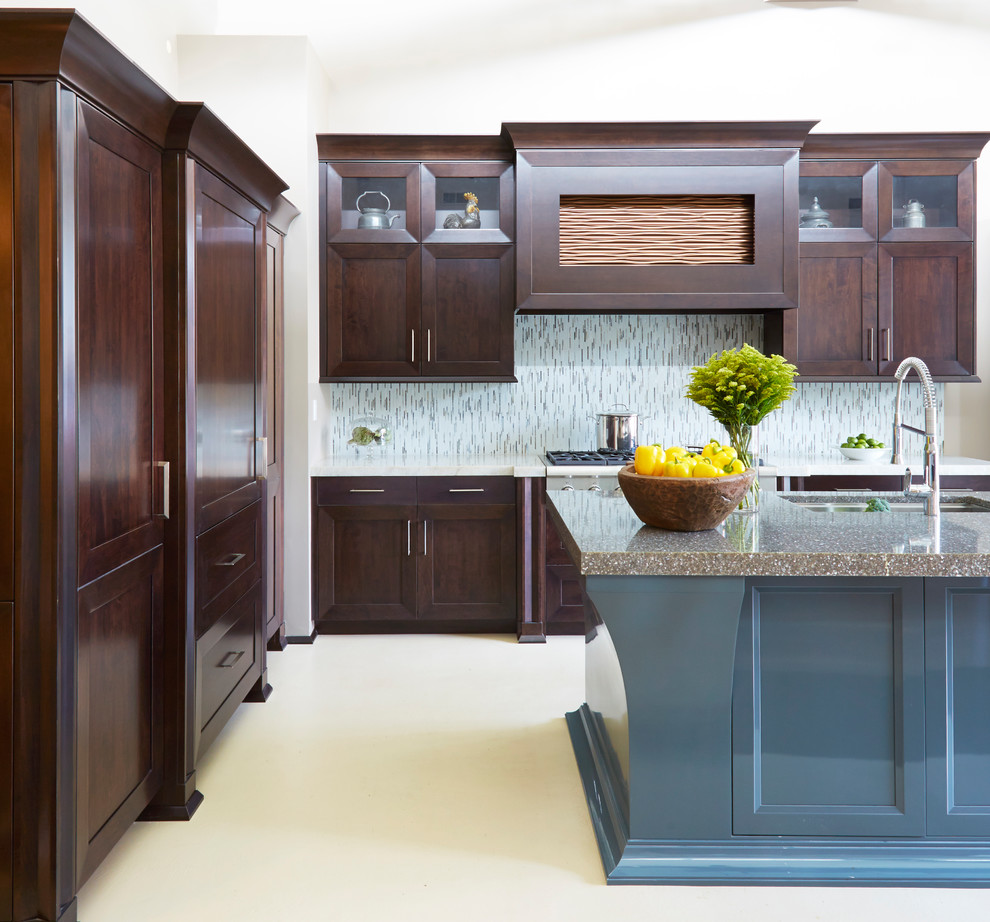 Example of a transitional kitchen design in Chicago