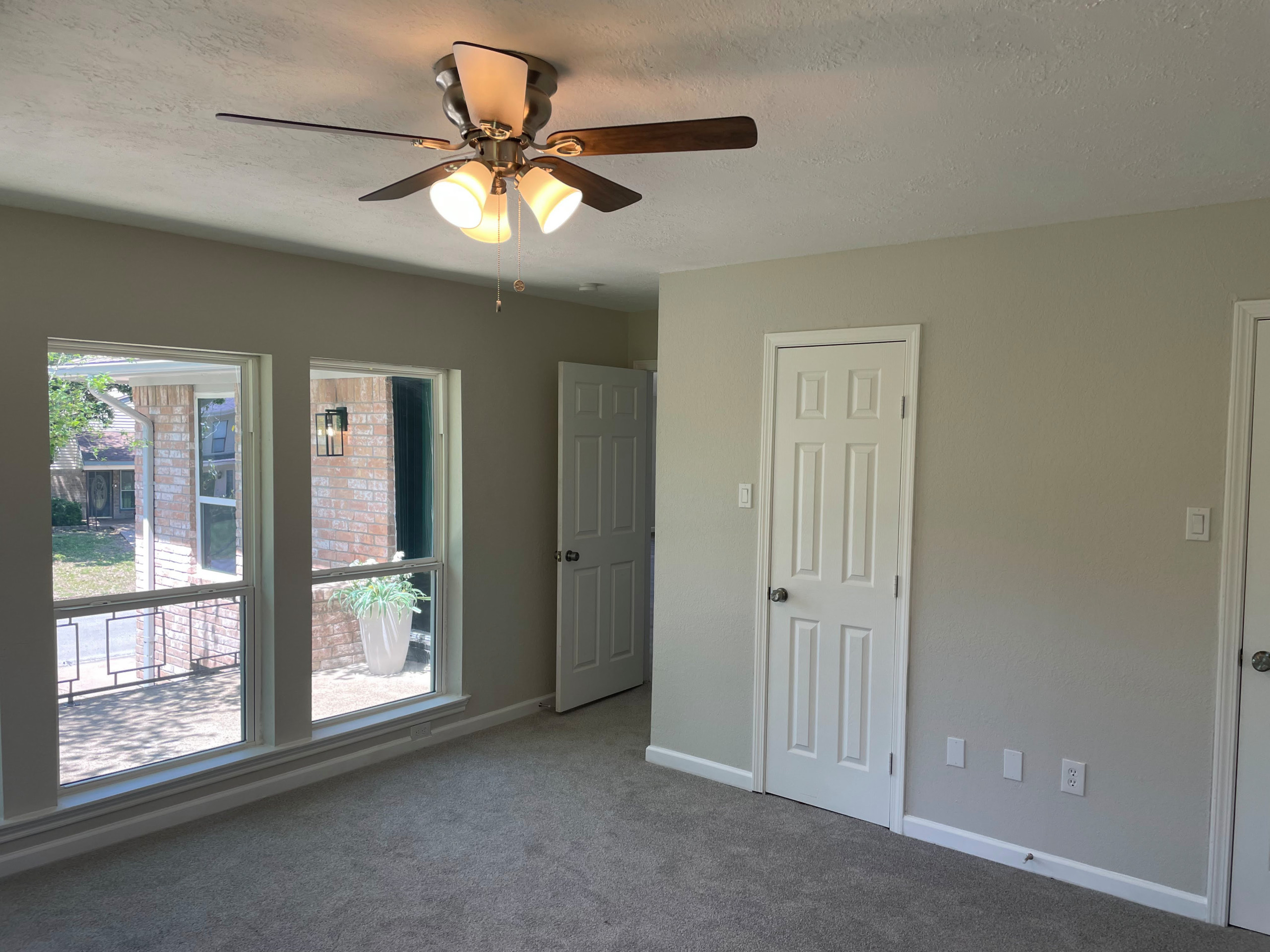 Green Briar Dr