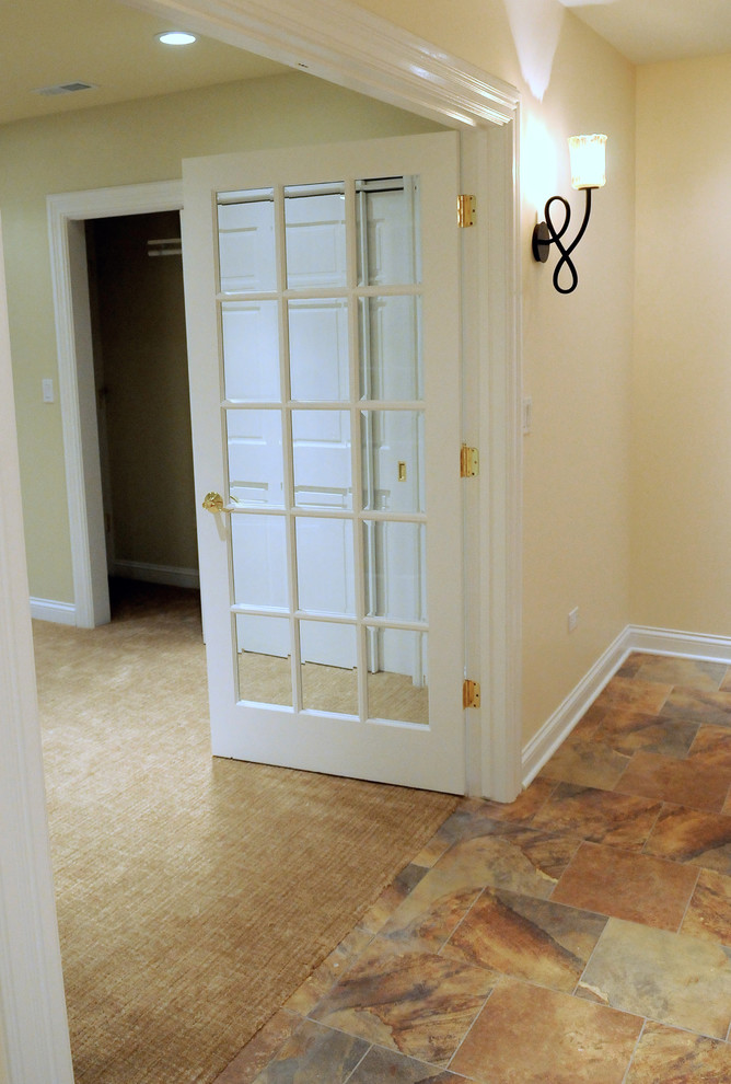 Example of a transitional hallway design in Chicago