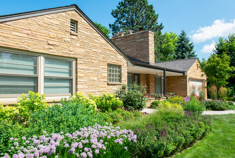 MidCentury Accessible Landscape Wauwatosa, WI Midcentury