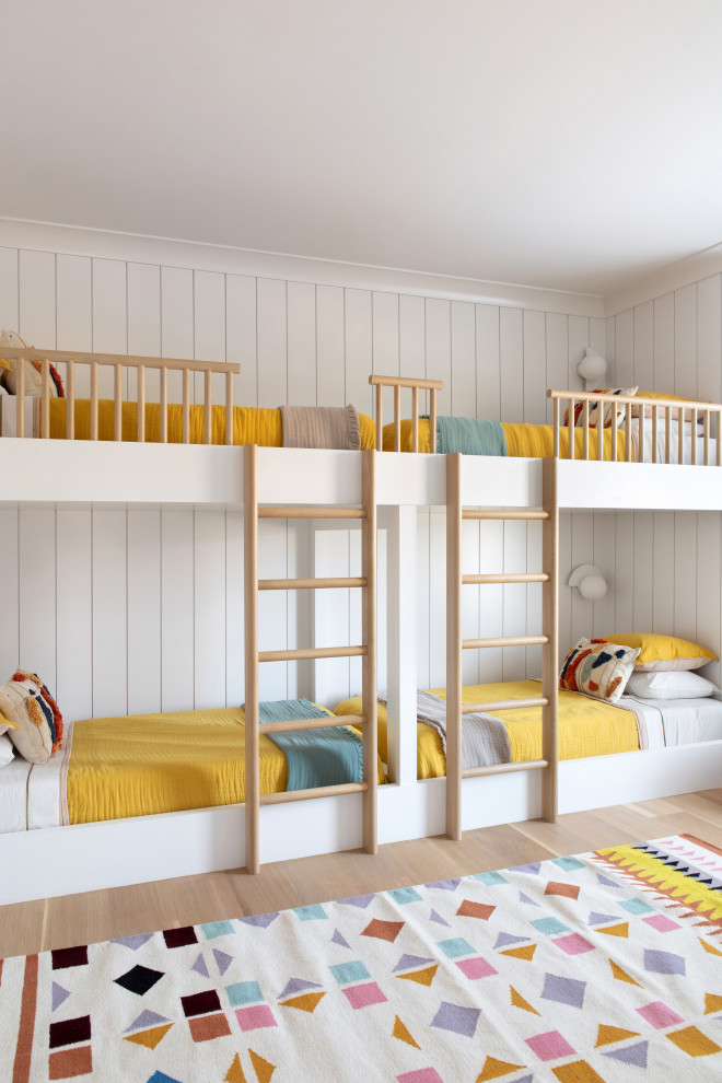 Rumson Waterfront - Transitional kids' room photo in New York