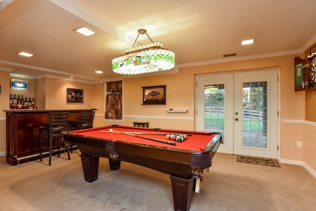 Custom Basement klassisch-modern-keller