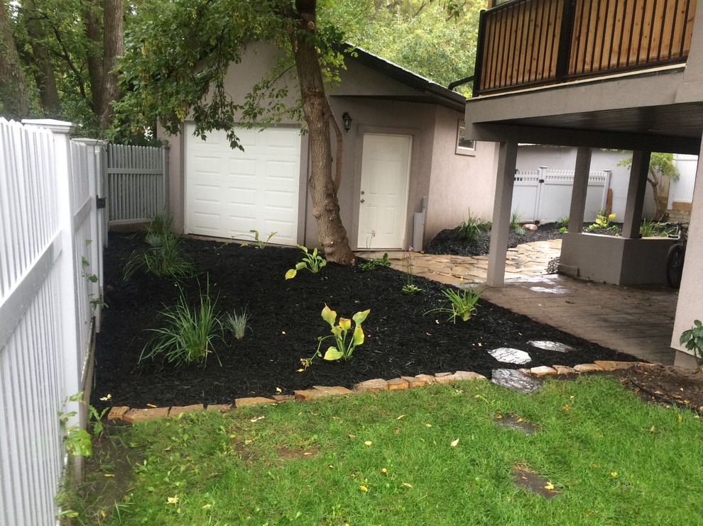 Home design - transitional home design idea in Calgary