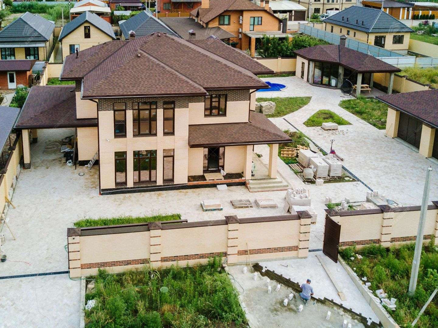 Дом с бассейном под Краснодаром