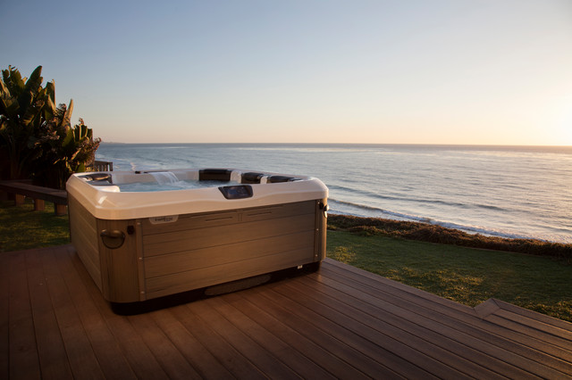 Bullfrog Spas fusion-deck